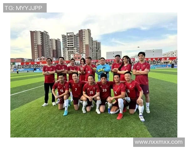 23号球员闪耀绿茵场 足坛新星崭露头角 打破记录赢得球迷热爱 23号球员闪耀绿茵场 足坛新星崭露头角 打破记录赢得球迷热爱