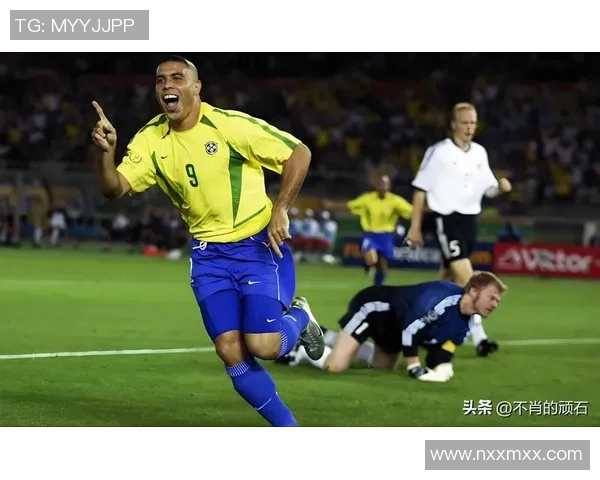 70年代足球巨星风采回顾 球场传奇与辉煌瞬间的永恒记忆 70年代足球巨星风采回顾 球场传奇与辉煌瞬间的永恒记忆