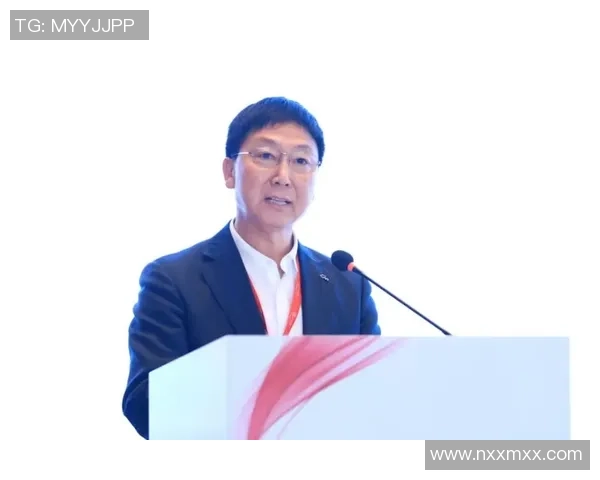 两大足球巨星争霸赛 谁能笑傲绿茵场顶尖对决揭秘 两大足球巨星争霸赛 谁能笑傲绿茵场顶尖对决揭秘