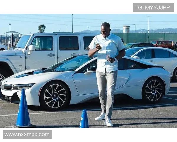 十大足球巨星豪车座驾揭秘豪华与性能并存的极致体验