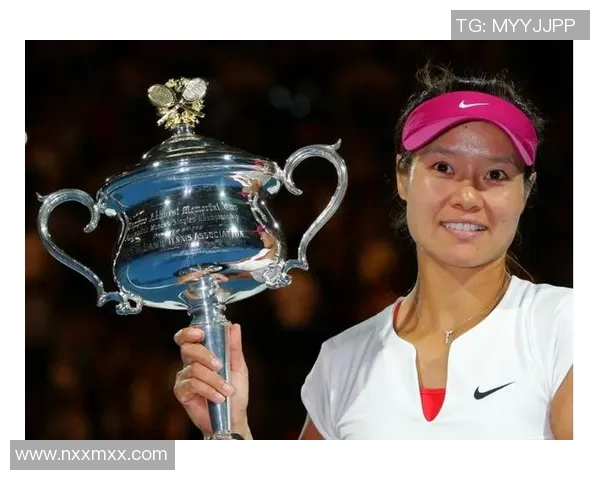 足球天才灯神：从默默无闻到全球瞩目的传奇之路